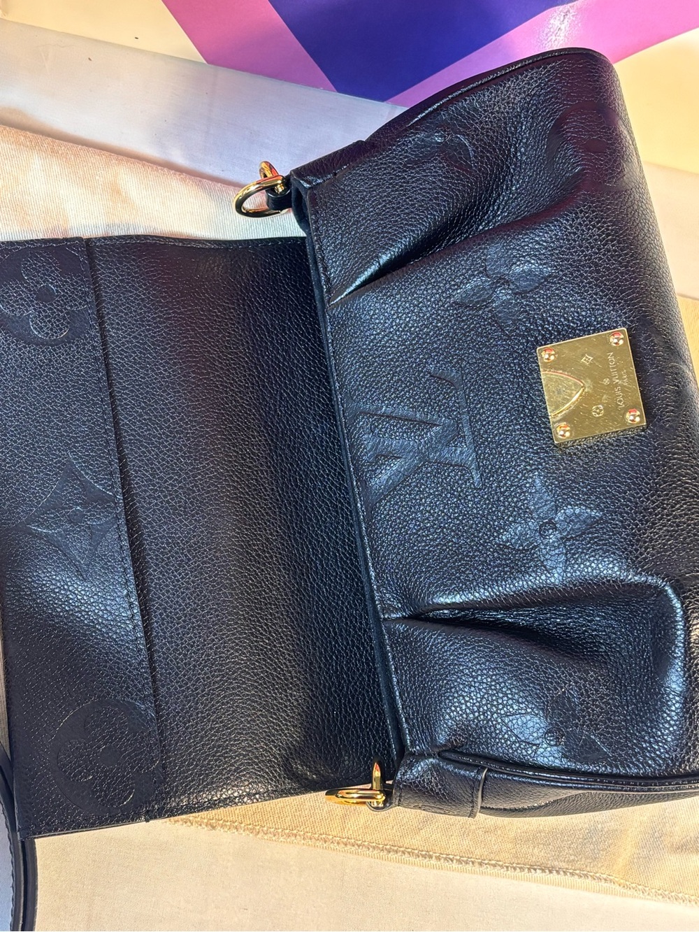 Louis Vuitton New Model Favorite Noir - Picture 11 of 16